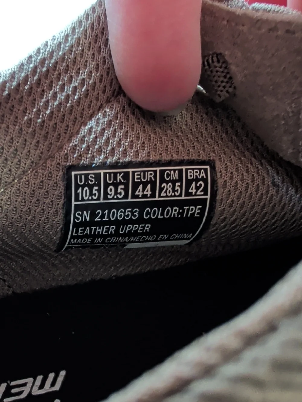 Skechers Verloma- Lestin Leather Taupe Wallabees. Like New, Size 10.5